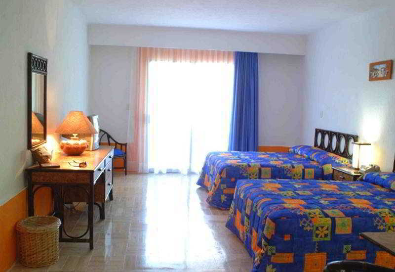 El Pueblito Beach Hotel Cancun Exterior photo